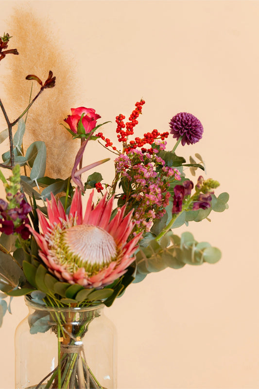 Prachtig boeket met rustige herfst tinten en mooie bloemen