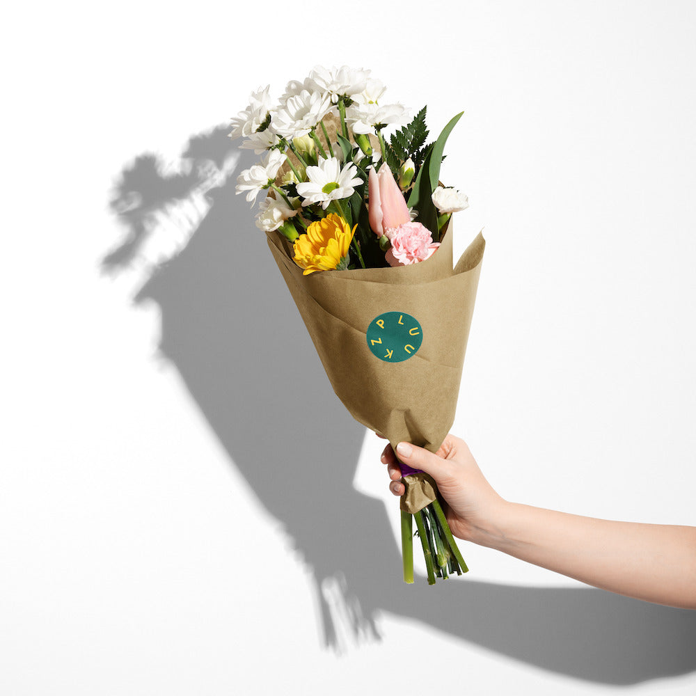 Relatiegeschenk met bloemen cadeaus? Wij bezorgen plukvers en razendsnel! 