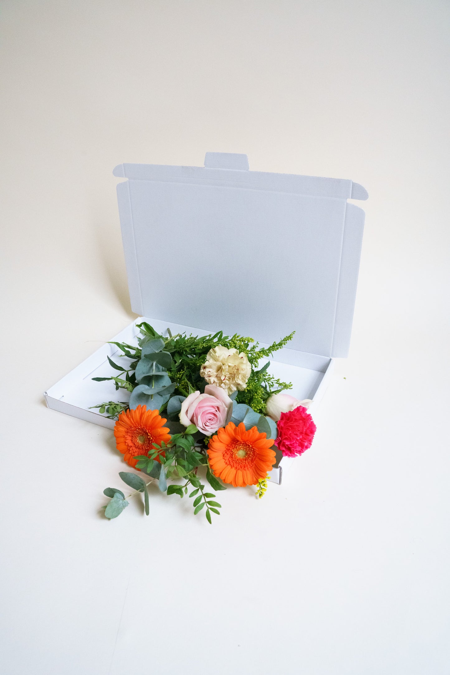 Bloemen post laten bezorgen? Dit prachtige boeket komt door de brievenbus in huis!