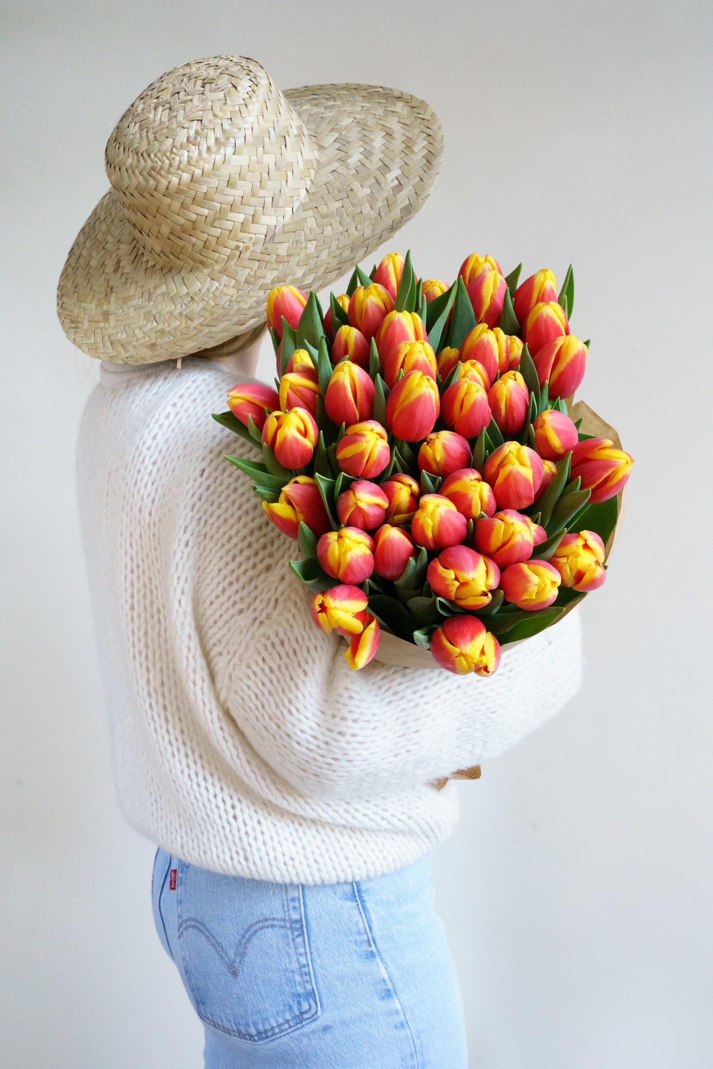 50 rood gele tulpen bestellen? Beste online in plaats van bij lokale bloemisten