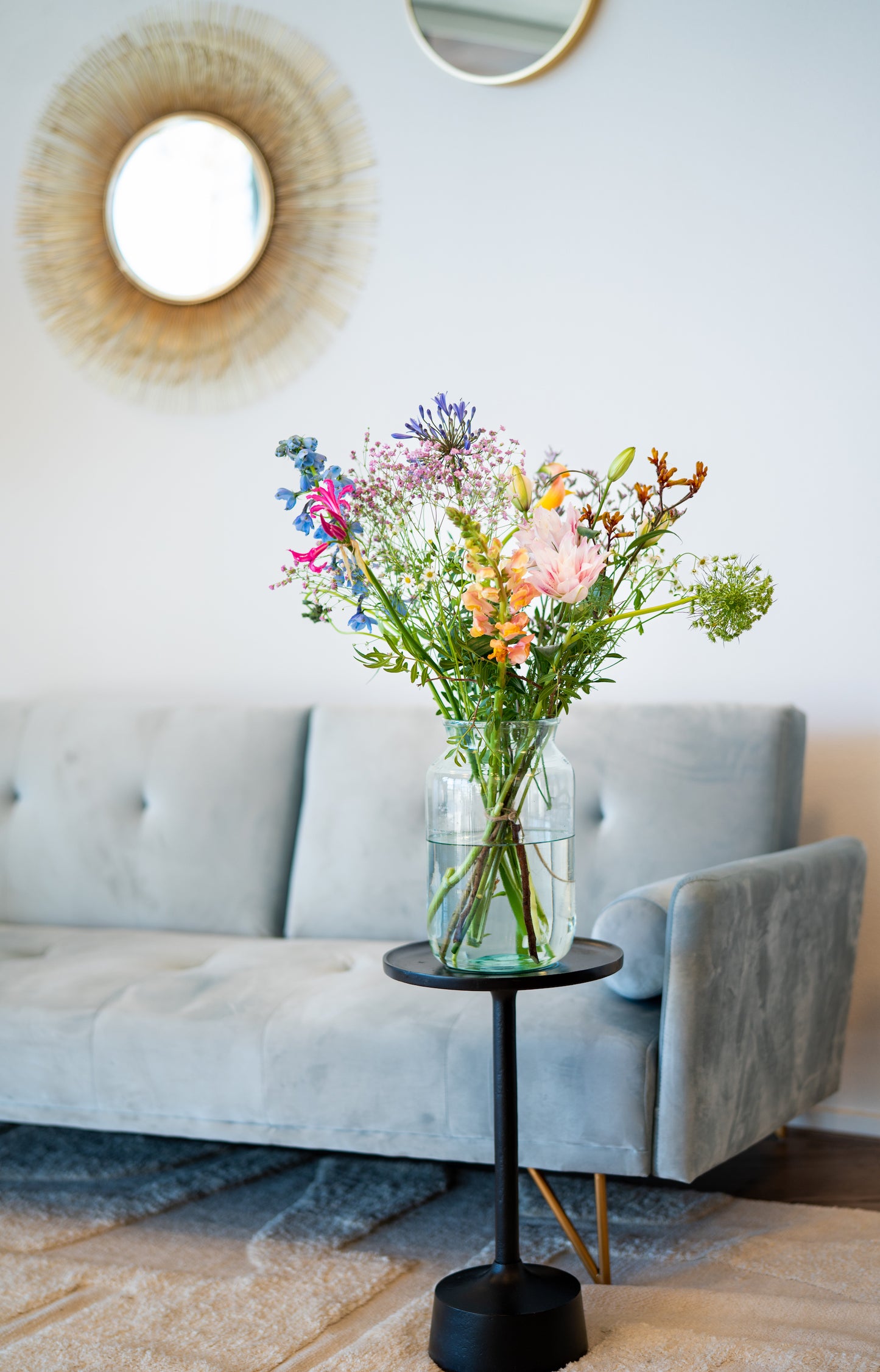Een uniek veldboeket met plukbloemen