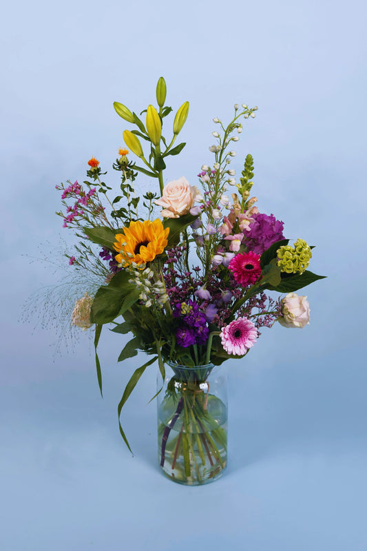 Buitenbeentje bloemen in volle vaas – Biologisch en lokaal van Nederlandse kwekers.