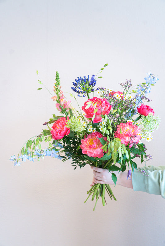 Prachtige boeket met pioenrozen vers geleverd bij jou thuis!