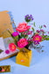 Prachtige roze bloemen met bon bons
Heerlijk cadeau